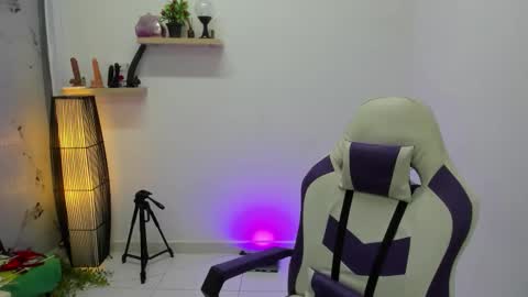 Snapshot of scarlett_enjoy1 chatting on 11.02.25 scarlett_enjoy1 online show from 11.02.25