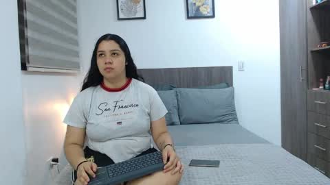 Scarlett and Jazmin online show from 05.20.26