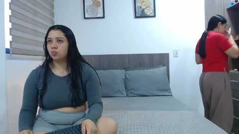 Scarlett and Jazmin online show from 05.28.26