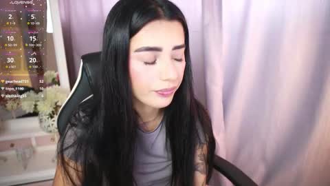 Lauren Scarlett online show from 11.24.25