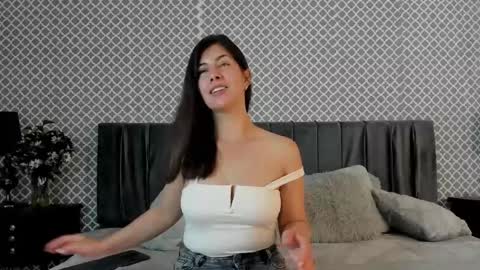 Snapshot of scarlett_moore_ chatting on 12.07.24 Scarlett online show from 12.07.24