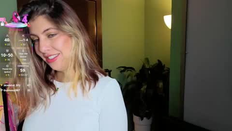 Snapshot of scarlett_moore_ chatting on 05.20.26 Scarlett online show from 05.20.26