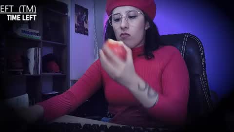 Snapshot of scarlett_sen chatting on 06.20.26 Mistress Scarlett online show from 06.20.26