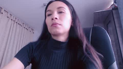 Snapshot of scarlett_vonrose chatting on 10.21.25 Scarlett Von Rose online show from 10.21.25