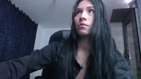 Snapshot of scarlett_vonrose chatting on 12.21.25 Scarlett Von Rose online show from 12.21.25