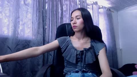 Snapshot of scarlett_vonrose chatting on 04.08.26 Scarlett Von Rose online show from 04.08.26