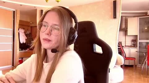 Snapshot of scarletta_ chatting on 03.25.26 scarletta_ online show from 03.25.26