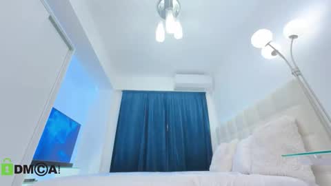 Snapshot of scarlettandtom chatting on 11.28.25 ScarlettAndTom online show from 11.28.25