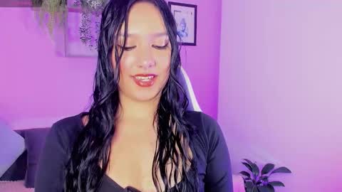 Snapshot of scarlettblake_ chatting on 10.21.25 scarlettblake  online show from 10.21.25