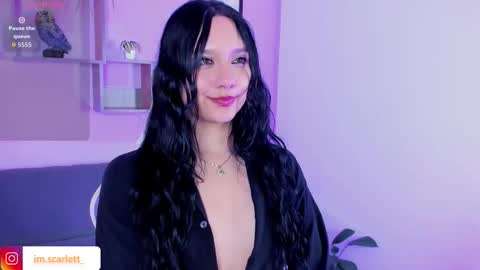 Snapshot of scarlettblake_ chatting on 10.29.25 scarlettblake  online show from 10.29.25