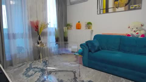 Scarlett online show from 10.09.25