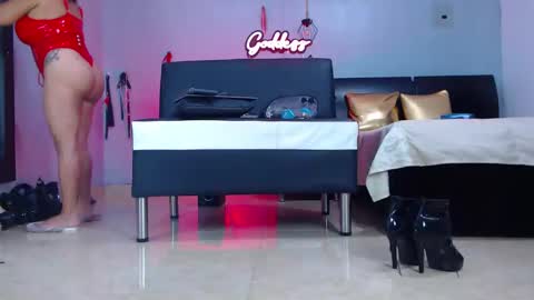 Snapshot of scarlettestone chatting on 01.02.25 Marisol online show from 01.02.25