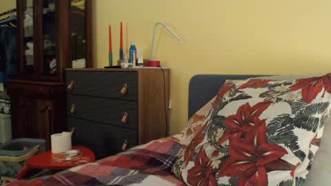 Snapshot of scarlettford chatting on 12.12.24 Scarlett online show from 12.12.24