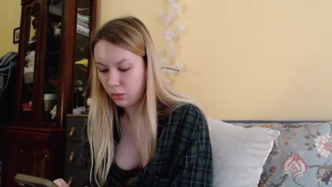 Snapshot of scarlettford chatting on 12.28.24 Scarlett online show from 12.28.24