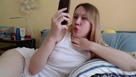 Snapshot of scarlettford chatting on 02.27.25 Scarlett online show from 02.27.25