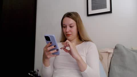 Snapshot of scarlettford chatting on 10.23.25 Scarlett online show from 10.23.25