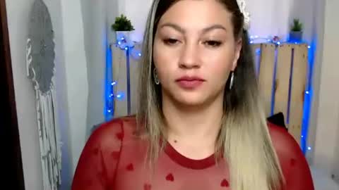 Snapshot of scarlettjoyy chatting on 10.23.25 scarlettjoyy online show from 10.23.25