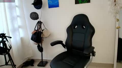 Scarlett online show from 04.22.26