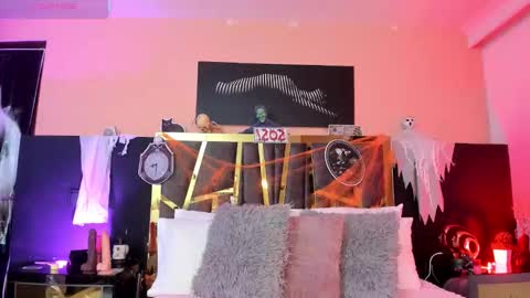 scarlettorres online show from 10.30.25