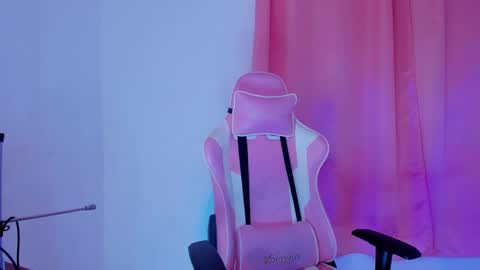 Snapshot of scarlettqueen56 chatting on 12.30.24 chloe online show from 12.30.24