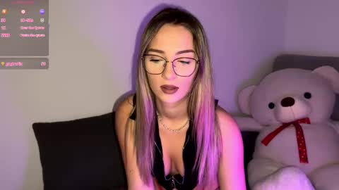 ScarlettSmithz online show from 11.19.25