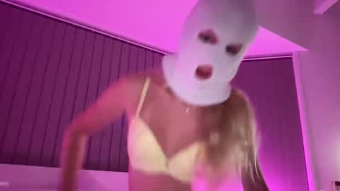 Snapshot of scarlettstells chatting on 12.16.25 Scarlett stells online show from 12.16.25