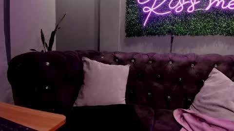 Scarlet online show from 10.30.25