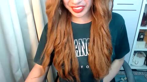 Queen Scarlet online show from 03.15.26