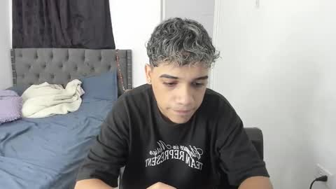 Snapshot of scart_master777 chatting on 12.15.25 Scart online show from 12.15.25