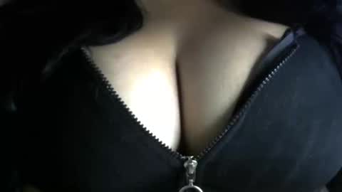 Snapshot of schoco_milf chatting on 09.26.25 mai latina online show from 09.26.25