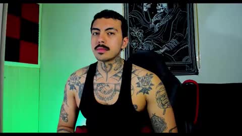 Snapshot of scockpion_ chatting on 09.30.25 Alejandro help me to reach 200 thumps up online show from 09.30.25