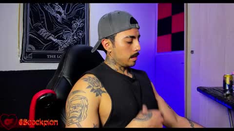 Alejandro help me to reach 200 thumps up online show from 12.18.25