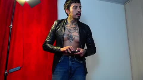 Alejandro help me to reach 200 thumps up online show from 04.27.26