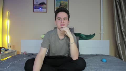 Snapshot of scooby_r chatting on 12.04.24 Thomas brunette and Alex blond online show from 12.04.24