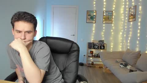 Snapshot of scooby_r chatting on 12.21.24 Thomas brunette and Alex blond online show from 12.21.24