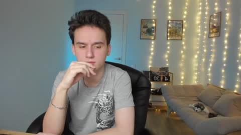 Snapshot of scooby_r chatting on 12.25.24 Thomas brunette and Alex blond online show from 12.25.24