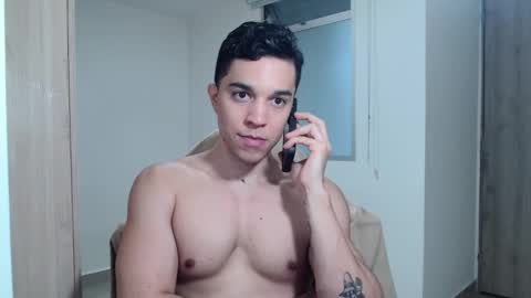 Snapshot of scott_brasher1 chatting on 01.21.25 Twitter Scott brasher1 Instagram Camiloestuardo2 online show from 01.21.25