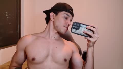 Snapshot of scott_brasher1 chatting on 02.20.25 Twitter Scott brasher1 Instagram Camiloestuardo2 online show from 02.20.25