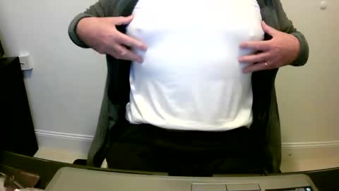 Snapshot of scotti30 chatting on 12.22.24 Scott online show from 12.22.24