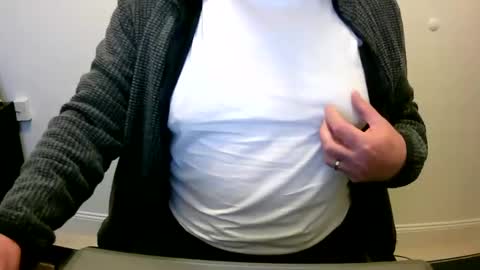 Snapshot of scotti30 chatting on 12.31.24 Scott online show from 12.31.24