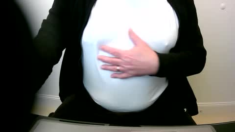 Snapshot of scotti30 chatting on 01.04.25 Scott online show from 01.04.25