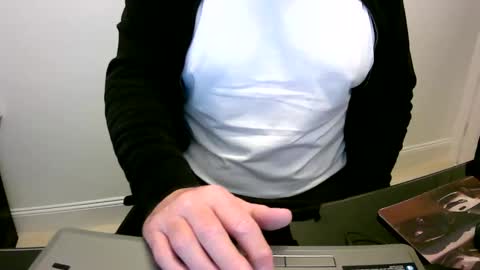 Snapshot of scotti30 chatting on 01.10.25 Scott online show from 01.10.25