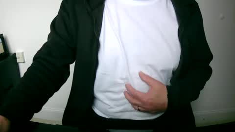 Snapshot of scotti30 chatting on 02.18.25 Scott online show from 02.18.25