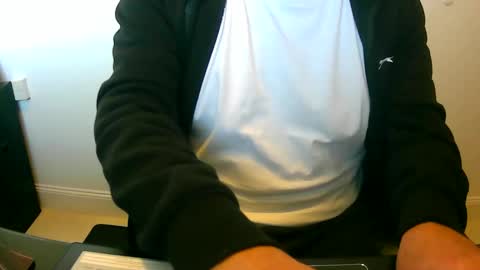 Snapshot of scotti30 chatting on 09.26.25 Scott online show from 09.26.25