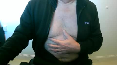 Snapshot of scotti30 chatting on 09.28.25 Scott online show from 09.28.25