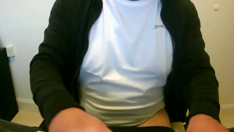 Snapshot of scotti30 chatting on 10.01.25 Scott online show from 10.01.25