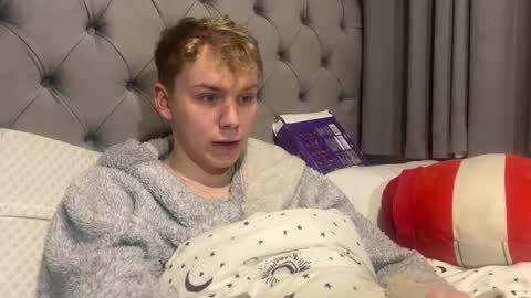 Snapshot of scottish_twink01 chatting on 12.29.24 danny online show from 12.29.24