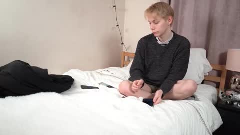 Snapshot of scottish_twink01 chatting on 12.02.25 danny online show from 12.02.25