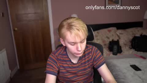 Snapshot of scottish_twink01 chatting on 12.04.25 danny online show from 12.04.25
