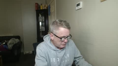 Snapshot of scottsman214 chatting on 10.19.25 James online show from 10.19.25